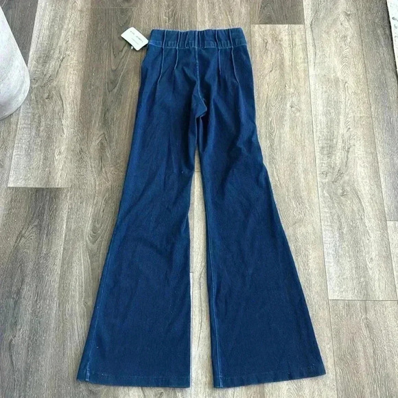 Rae Mode Flare Pants. Women’s size small. New with tags! - Picture 4 of 5